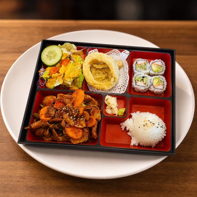 (L) Spicy Pork Bento.